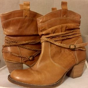 Women’s Dingo Western Booties (Cognac/Tan) Size 10